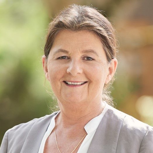 Portrait von Andrea Diehl, Fachärztin für Allgemeinmedizin und Anthroposophische Medizin, Referentin für Online Seminare bei der Helixor Heilmittel GmbH
