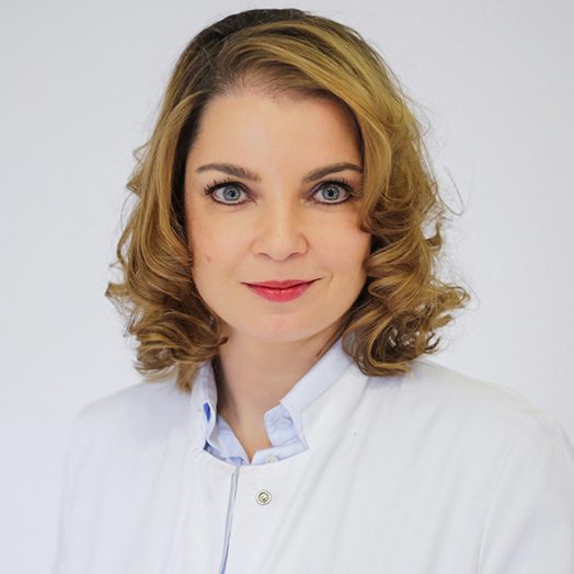 Portrait von Andrea Diehl, Fachärztin für Allgemeinmedizin und Anthroposophische Medizin, Referentin für Online Seminare bei der Helixor Heilmittel GmbH