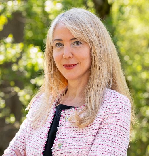 Portrait von Andrea Diehl, Fachärztin für Allgemeinmedizin und Anthroposophische Medizin, Referentin für Online Seminare bei der Helixor Heilmittel GmbH